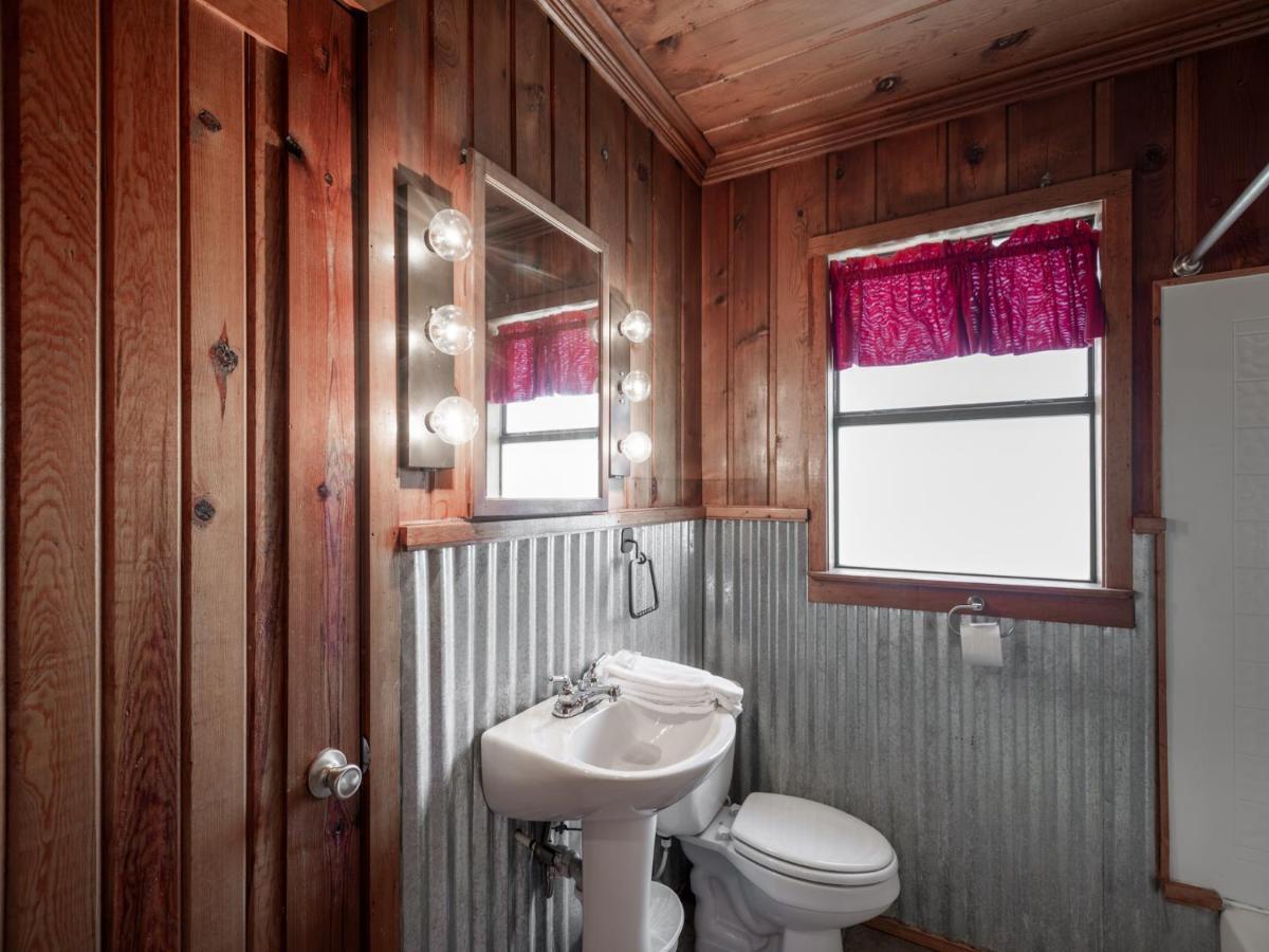 Alpine Cabin, 3 Bedrooms, Deck, Sleeps 8 Ruidoso Eksteriør billede